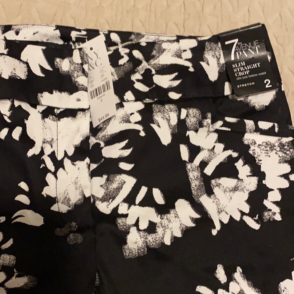 NY&Co NWT size 2 Slim Straight crop pant